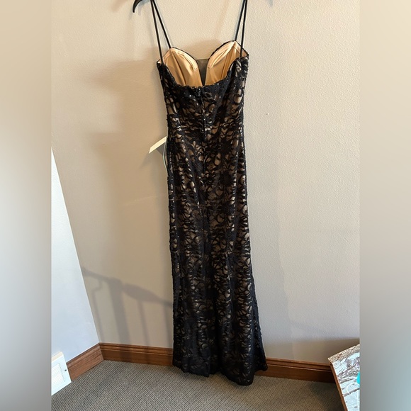 NWT black/nude lace strapless evening gown/prom dress. Perfect condition - Picture 16 of 16